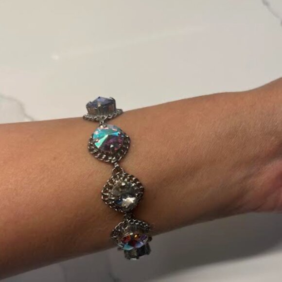 NIQUEA.D  Crystal Chain Bracelet - Picture 2 of 7